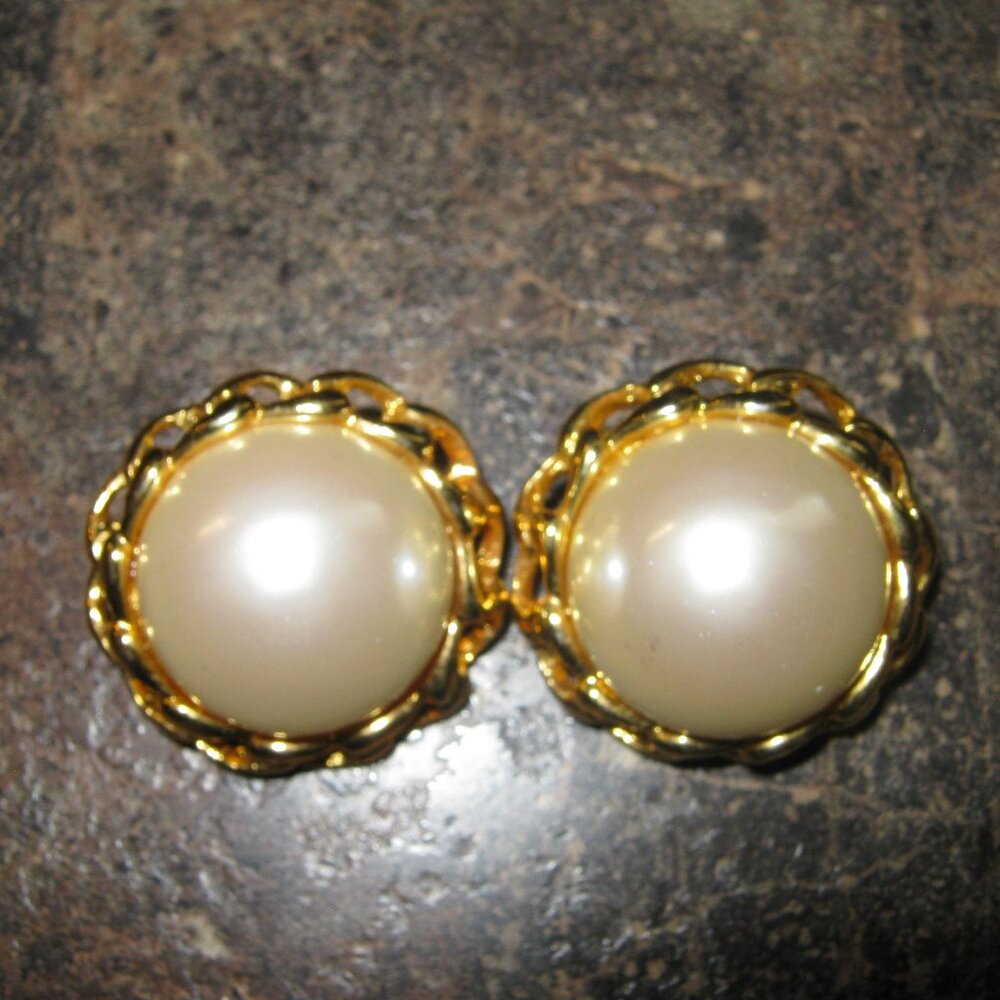 Vintage Carolee Pearl Gold Clip Earrings.